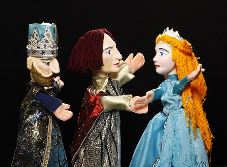 Tteres El Caballero de la mano de fuego