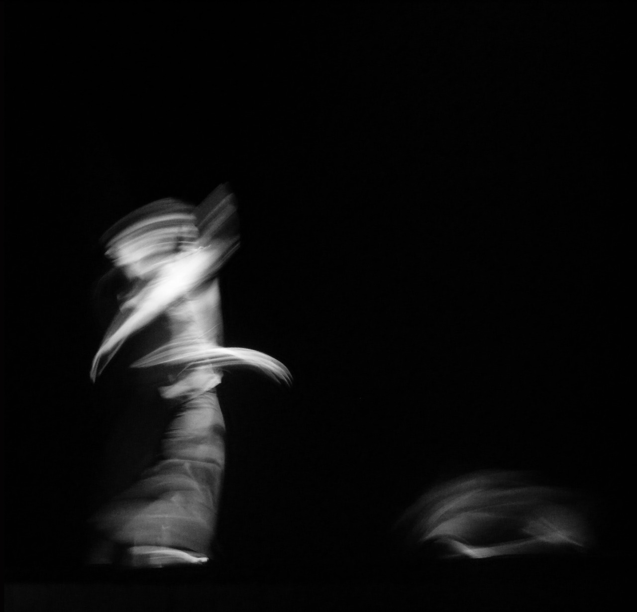 Conversatorio Pasado presente y futuro incierto en el movimiento y la danza contempornea