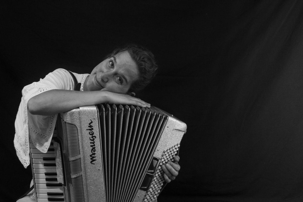 Cuentacuentos y taller de experimentacin musical