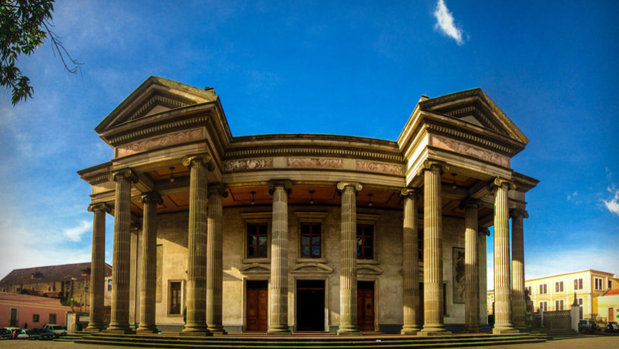 Inauguracin de las exposiciones Tras Bambalinas y Huellas Ancestrales