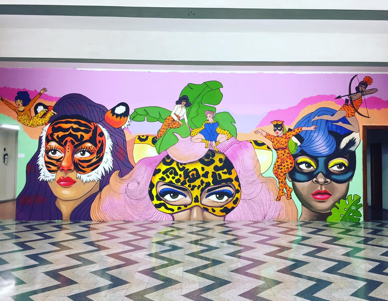 Mural Felinos y Feminidad