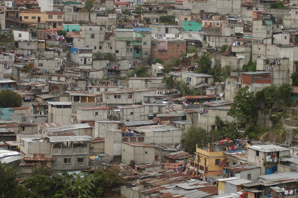 Presentacin del libro Hbitats progresivosTres de Mayo zona 18