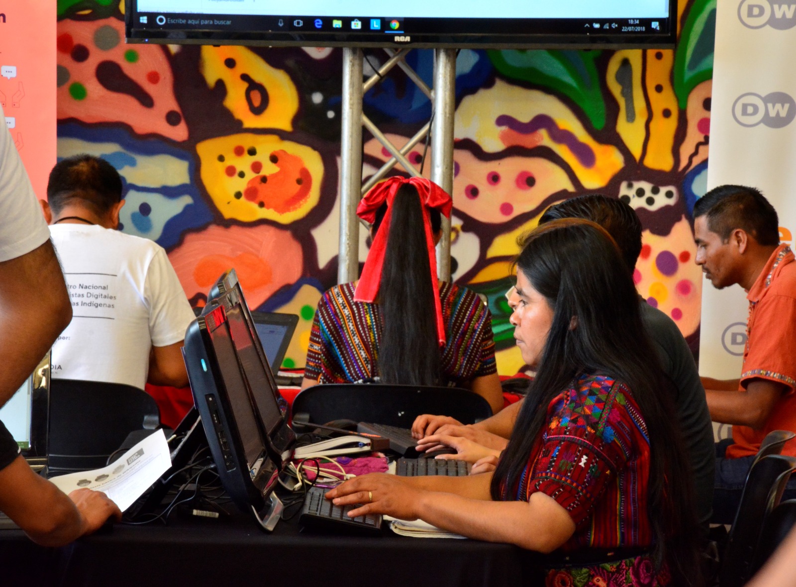 Encuentro Qachabl pa kamayal Nuestros idiomas en internet