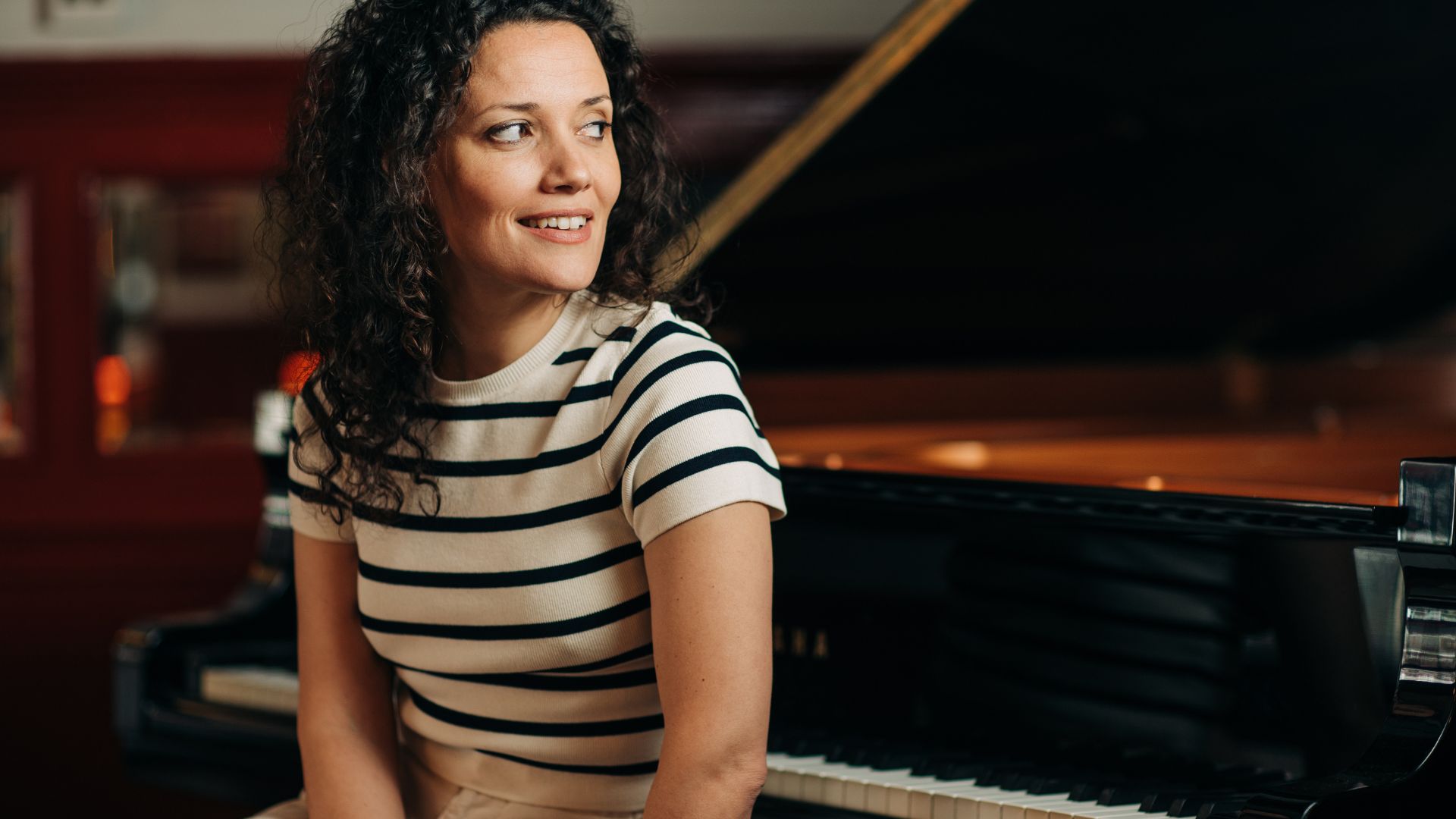 Cantando a las poetas del 27 Sheila Blanco en concierto