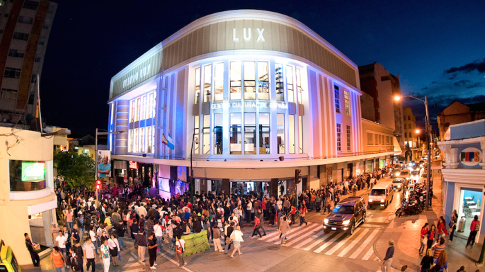 Contratacin servicio de gestin y administracin para el CCEG